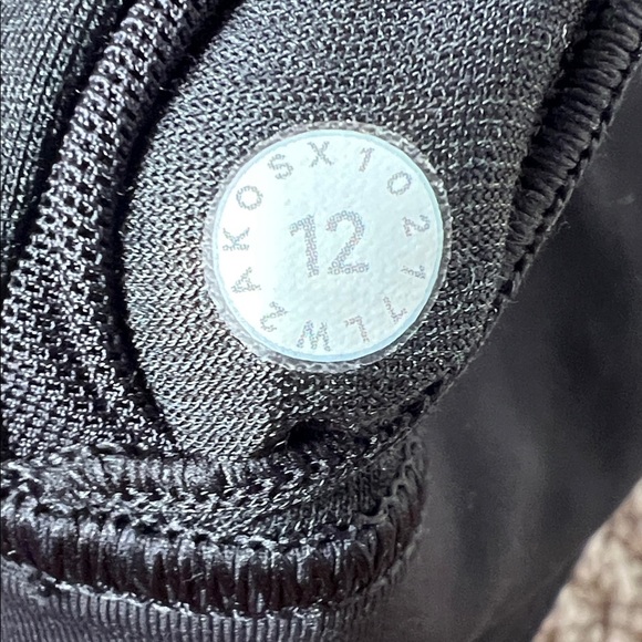 Lululemon Athletic Black Cross-Strap Bra - Picture 5 of 5